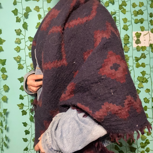 Aritzia Wilfred Blanket Scarf - Picture 8 of 16